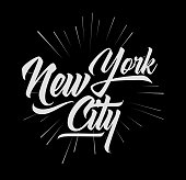 t-shirt-grafik-print-t-shirt-design-new-york-city-motto-vector-art-vorlage.jpg?b=1&s=170x170&k=20&c=w9-V6Pcjvk6WVKJWtz9pTkSAc2FE5jOqQPHGCwv2t4A=