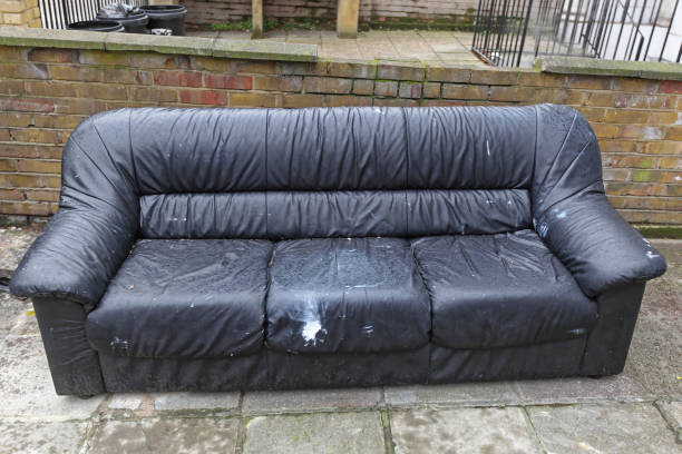 istock Sofa Furniture Disposal 1056027112