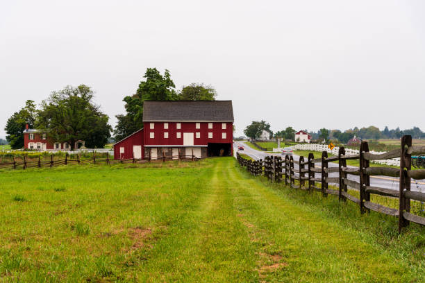 istock Barns and Farms 1056038328
