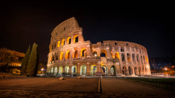 Colosseum at night The Colosseum in Rome at night Dominic stock pictures, royalty-free photos & images