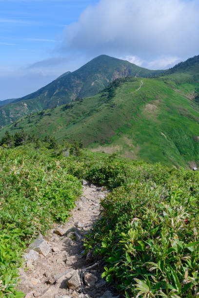 istock Mt.Waremeki seen from Mt.Nisemakihata 1056122246