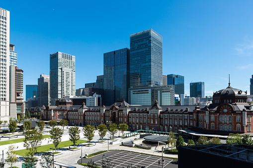 Taking the Tokyo Station from the front of the building observatory