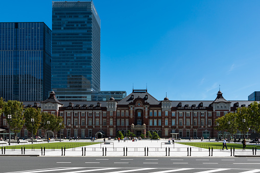 Taking the Tokyo Station from Marunouchi side promenade