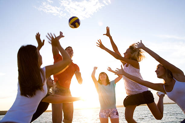 volleyball am strand - strand volleyball stock-fotos und bilder