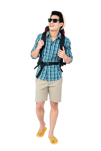 Backpacker de turístico atractivo joven asiática sobre fondo blanco photo