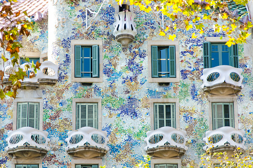Is a building in the center of Barcelona. It was designed by Antoni Gaudí, and is considered one of his masterpieces.