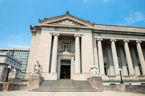 istock Judge D'Army Baily Courthouse building in downtown Memphis 1056289750