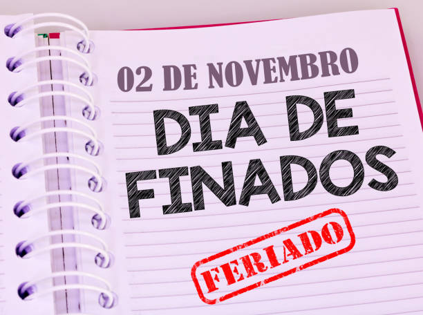 istock Agenda with markings in Portuguese. (translation: November 02, day of the deceased, holiday). 1056303626
