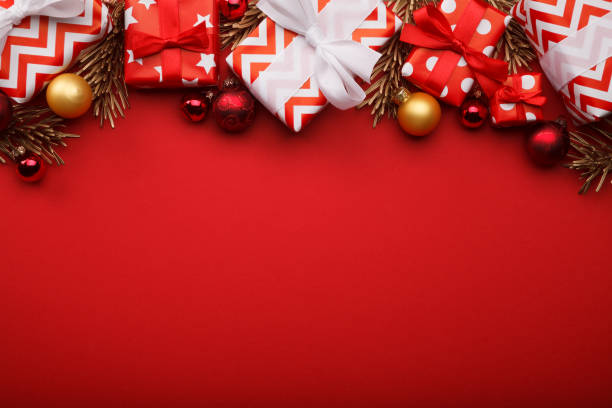 feliz fundo de caixas de presente de natal com enfeites de natal - christmas bow gold gift - fotografias e filmes do acervo