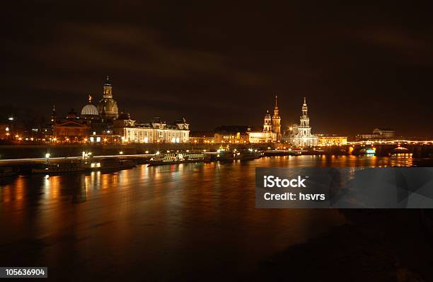 Photo libre de droit de Nuit De La Ville De Dresden Allemagne banque d'images et plus d'images libres de droit de Dresde - Dresde, Nuit, Panoramique