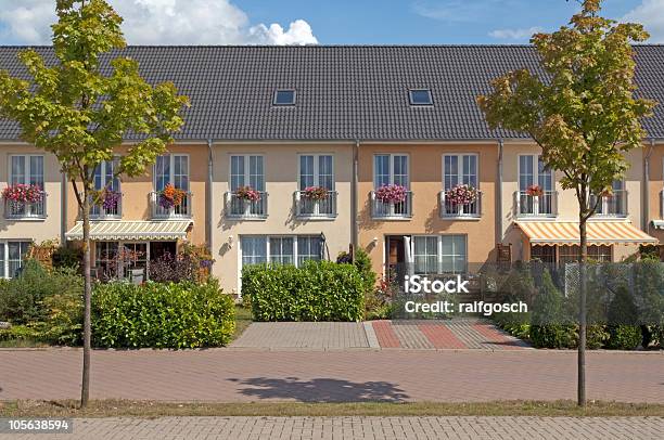 Rowan Tree In Schwerin Stockfoto und mehr Bilder von Reihenhaus - Reihenhaus, Deutschland, Bauwerk