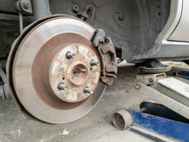 istock Automotive Service and Maintenance Center 1056422316