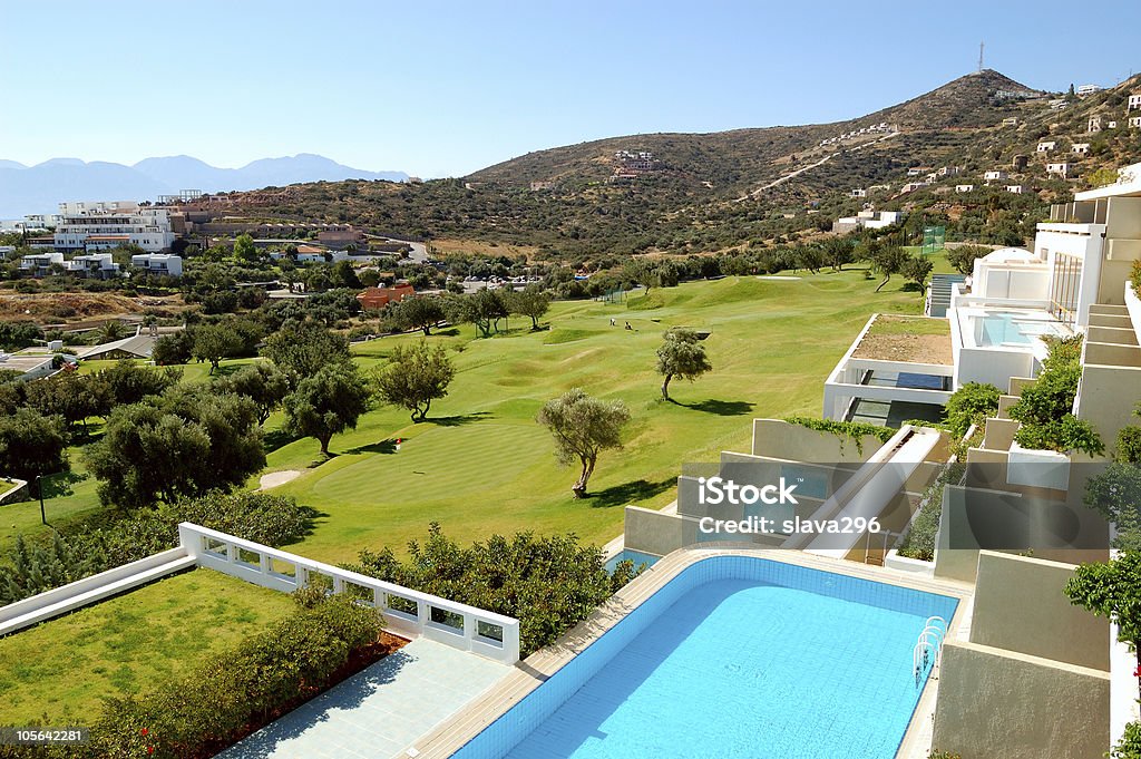 Desde el hotel de lujo en el campo de golf, Creta, Grecia - Foto de stock de Chalet veraniego libre de derechos