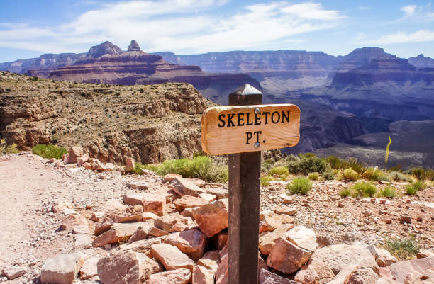 Skeleton Point Rest Hiking along South Kaibab Trail, 3 mile rest, Grand Canyon National Park, Arizona south kaibab trail stock pictures, royalty-free photos & images