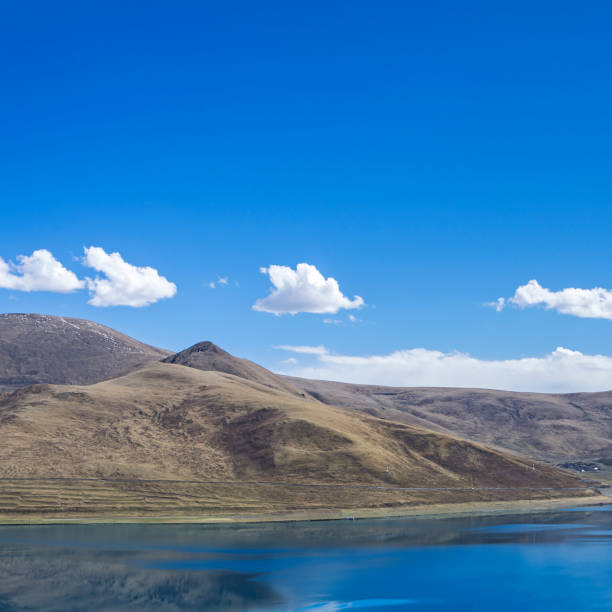 istock Yamdrok Lake, Tibet, China 1056623672