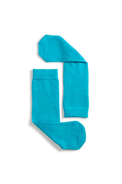 calcetines azules aisladas sobre fondo blanco - sock wool multi colored isolated fotografías e imágenes de stock