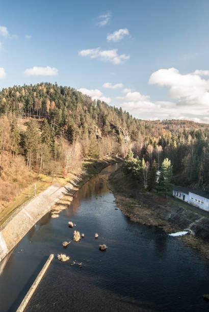 moravice fluss unten kruzberk wasser-reservoir in der tschechischen republik - vitkov stock-fotos und bilder