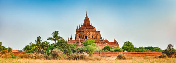 świątynia htilominlo w bagan. myanmar. - pagoda bagan tourism paya zdjęcia i obrazy z banku zdjęć