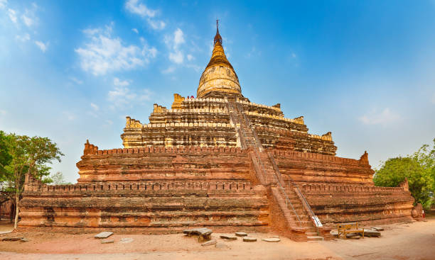 pagoda shwesandaw w baganie. myanmar. panorama - pagoda bagan tourism paya zdjęcia i obrazy z banku zdjęć