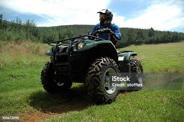 クワッドバイカー - 4輪バイクのストックフォトや画像を多数ご用意 - 4輪バイク, オフロード車, スポーツヘルメット