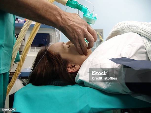 Foto de Anestesia e mais fotos de stock de Adulto - Adulto, Anestésico, Ansiedade