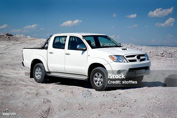 Pickup - Fotografias de stock e mais imagens de Pick-up - Pick-up, Branco, Carro 4x4