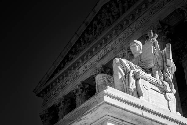 tribunal supremo 16 - statue history flag sculpture fotografías e imágenes de stock