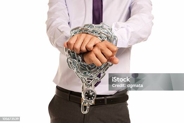 Geschäftsmann Hand Fettered Mit Kette Und Vorhängeschloss Job Slavesymbol Stockfoto und mehr Bilder von Anstrengung