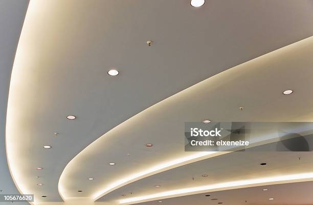 Soffitto Bianco Moderno - Fotografie stock e altre immagini di Ambientazione interna - Ambientazione interna, Architettura, Bianco