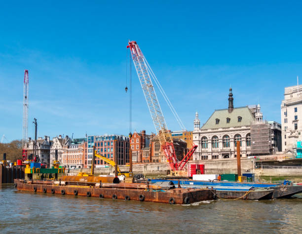 construction d’un « super-égout » thames tideway sous la tamise - thames river london england blue city photos et images de collection