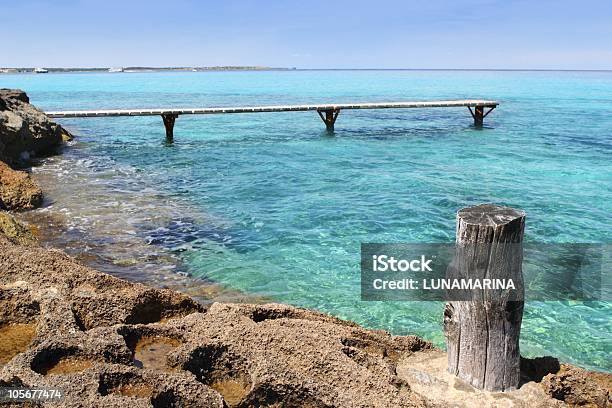 Illetes Mar De Formentera Turquoise Muelle De Madera Foto de stock y más banco de imágenes de Agua
