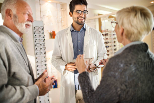 istock Senior couple shopping for eyeglasses 1056783344