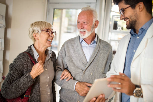 istock Senior couple shopping for eyeglasses 1056784682