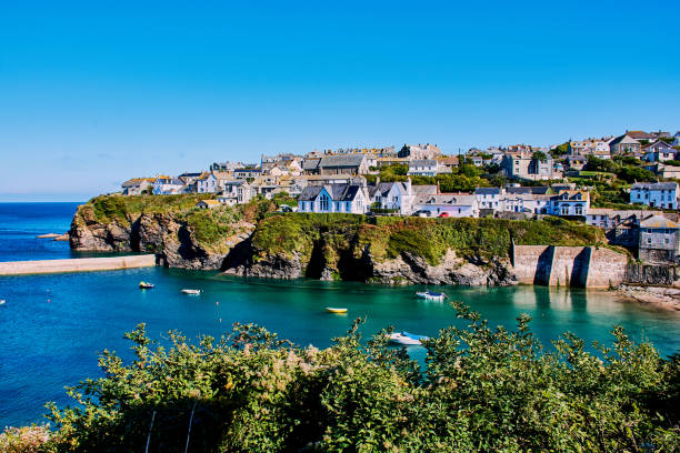 port isaac a cornish fishing village - cornualha inglaterra imagens e fotografias de stock