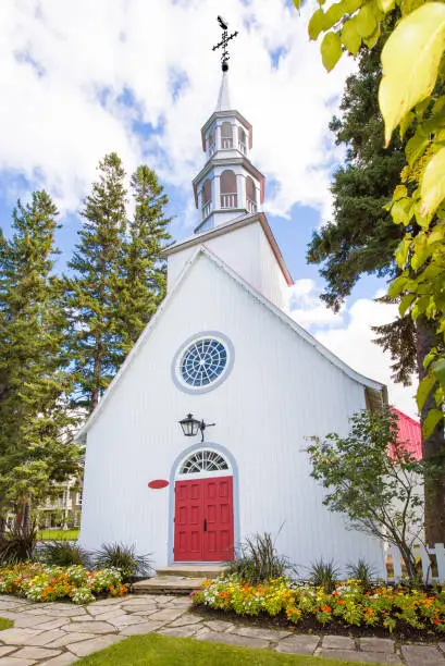 Mont-Tremblant village church perspective view in fall