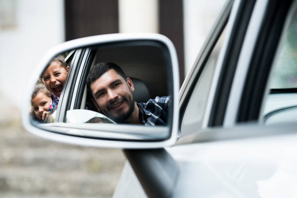 istock Family leaves in the car 1056896902
