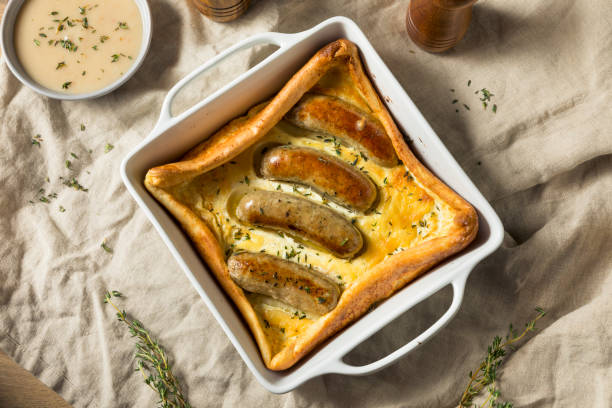 homemade english toad in the hole - yorkshire pudding imagens e fotografias de stock