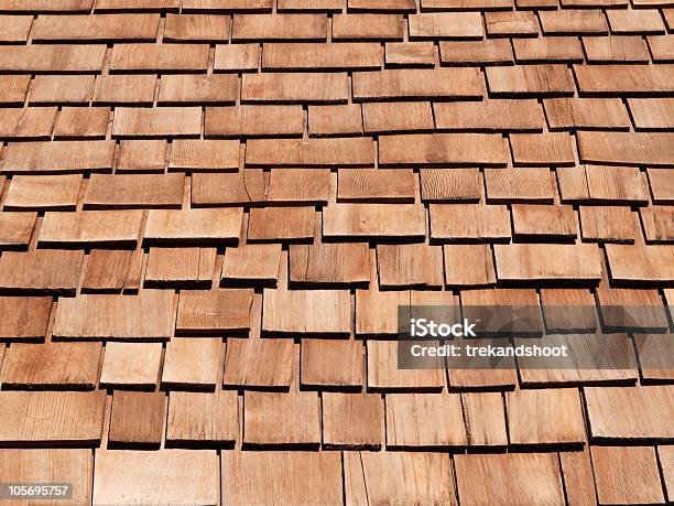 Neue Cedar Shakes Stockfoto und mehr Bilder von Holzschindeln - Holzschindeln, Zeder, Dach