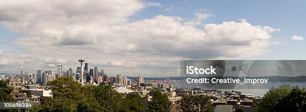 Edificios De La Ciudad De Seattle Washington Vista Panorámica Foto de stock y más banco de imágenes de Agua