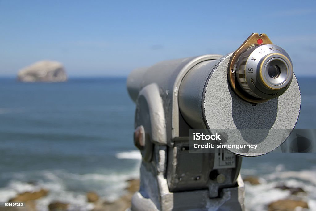 bass rock telescópio firth of forth Escócia - Foto de stock de Telescópico royalty-free