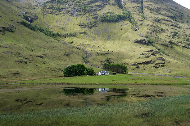 casa scozzese glen coe scozia - cottage scotland scottish culture holiday foto e immagini stock