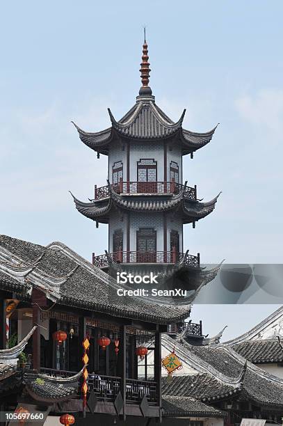 Pagoda A Zhouzhuang - Fotografie stock e altre immagini di Cultura cinese - Cultura cinese, Esterno di un edificio, Architettura