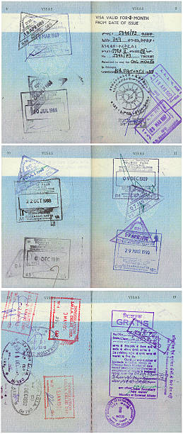 pagine di visto e passaporto francobolli - brittan foto e immagini stock