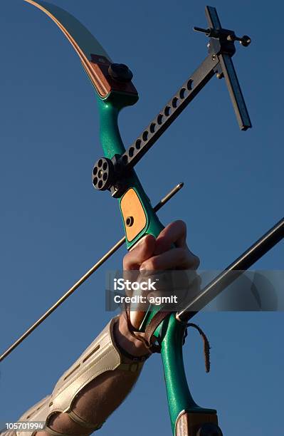 Foto de Arco E Flecha e mais fotos de stock de Tiro com arco - Tiro com arco, Adulto, Agarrar