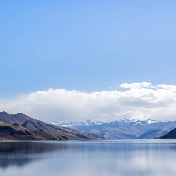 istock Yamdrok Lake, Tibet, China 1057029064