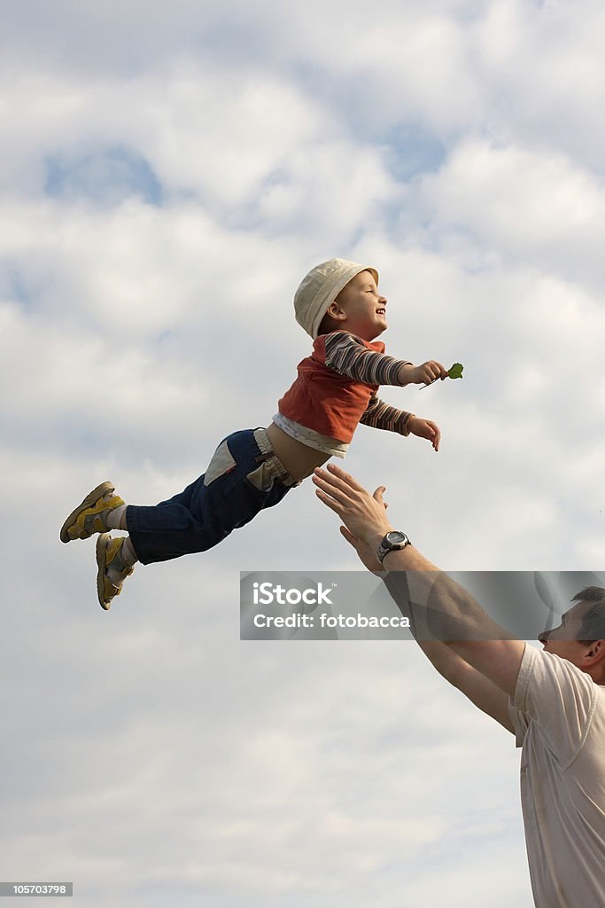 Pai e filho Jogando - Royalty-free Apanhar - Atividade Física Foto de stock