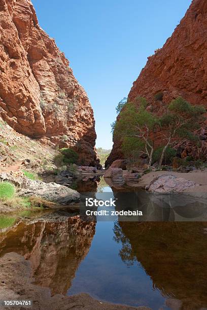 Photo libre de droit de Simpson Gap La Gorge Northern Territory Australie banque d'images et plus d'images libres de droit de Admirer le paysage