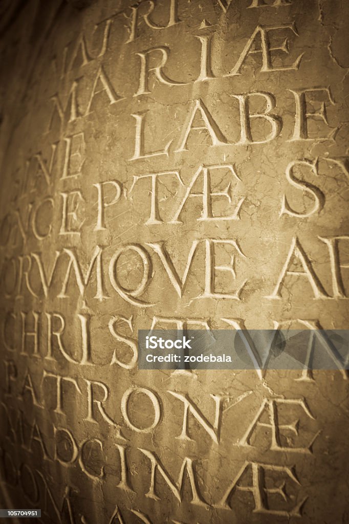 ラテン文字をロック、イタリアの彫刻 - イタリアのロイヤリティフリーストックフォト