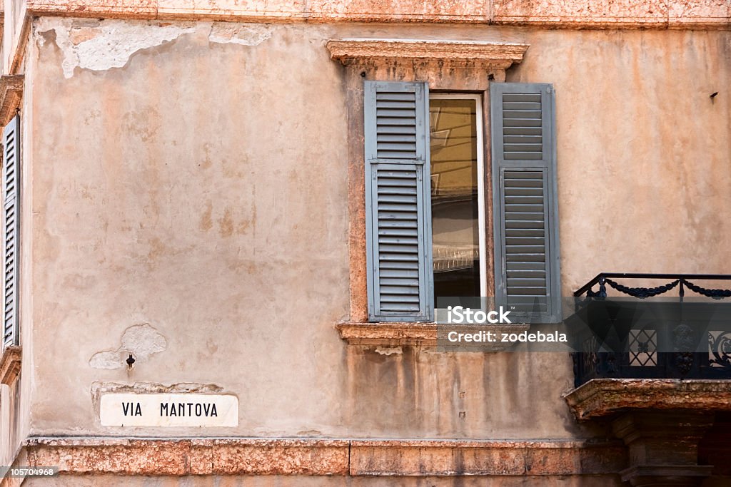 Placa de rua Via Mantova, Itália - Foto de stock de Antigo royalty-free