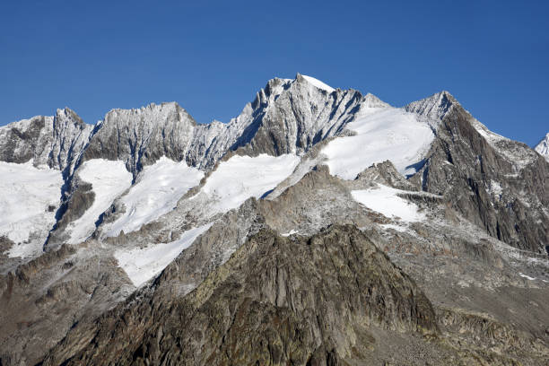 istock Peaks in the Swiss Alps 1057088242